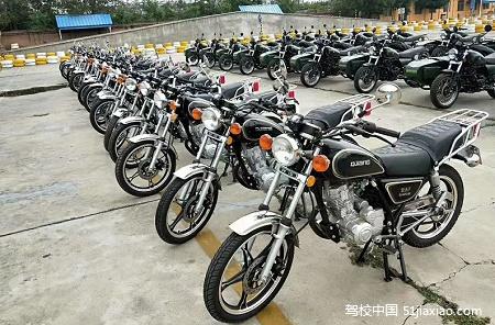 桂林学摩托车驾校